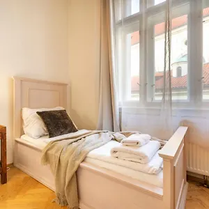 templova-7-old-town-apartments.praguehotelsweb.com/