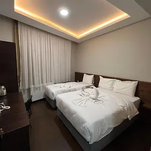Gold Corner فندق
